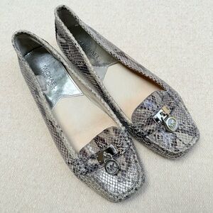 Michael Kors Hamilton Patent Snake Loafer Slip On Shoe Leather Gray Padlock 7.5